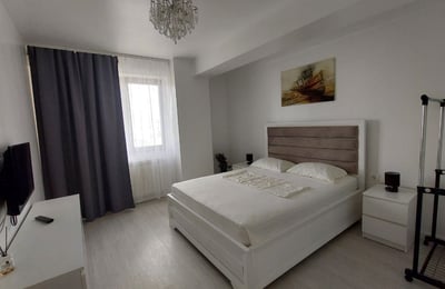 Аренда комфортных 3-комнатных апартаментов с отдельной кухней, 100 м², Мамаия, Констанца, Румыния